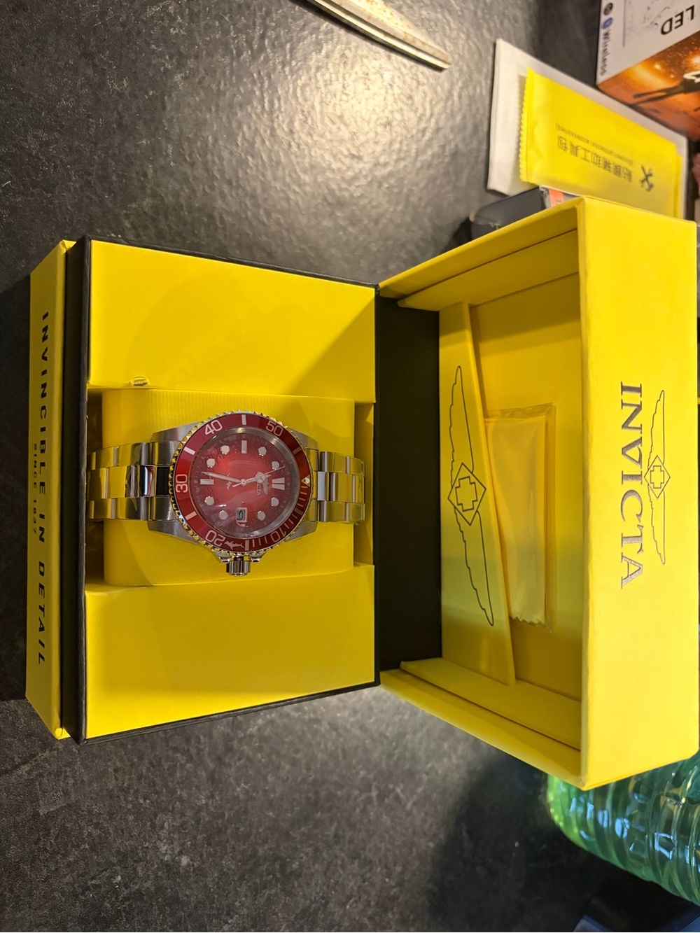 Invicta Men's Red Dial Silver Stainless Steel Bracelet Watch